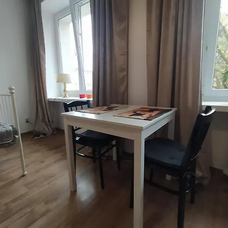 アパート Apartament Przy Batorym グディニャ